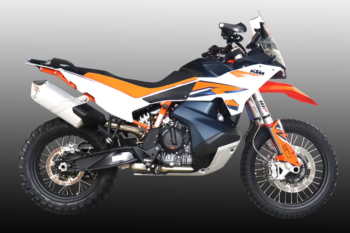 TechSpec Tank Grip Pads for the KTM 890 Adventure (2024+) TechSpec Tank Grip Pads for the KTM 890 Adventure (2024+)